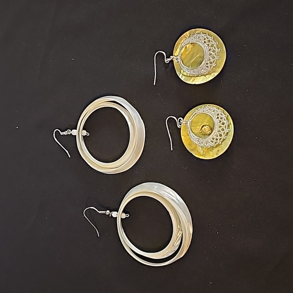 2 Pair of Sea Shell Pierced Earrings🐈14 - Picture 1 of 10